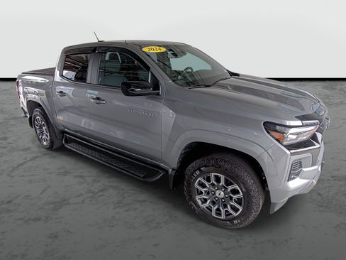Used 2024 Chevrolet Colorado Z71 w/ Z71 Convenience Package 2 image 4
