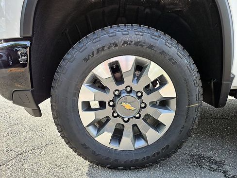 New 2026 Chevrolet Silverado 2500 Custom w/ Custom Value Package AWD/4WD image 9