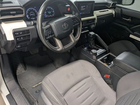 Used 2024 Toyota Tacoma TRD Off-Road AWD/4WD image 12