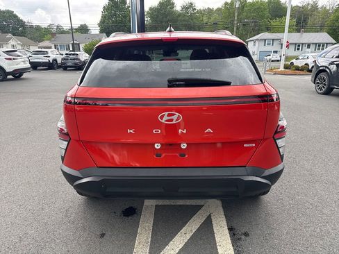 Used 2024 Hyundai Kona SEL w/ Convenience Package AWD/4WD image 4