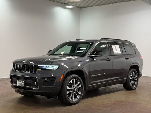 Used 2024 Jeep Grand Cherokee L Overland w/ Trailer Tow Package image 28