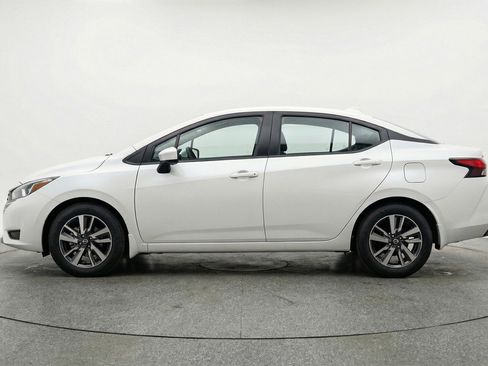 Used 2025 Nissan Versa SV FWD image 5