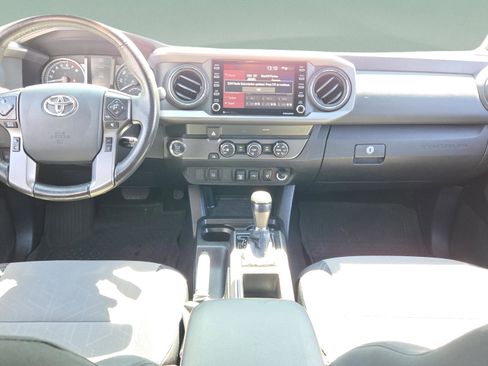 Used 2020 Toyota Tacoma TRD Off-Road image 13