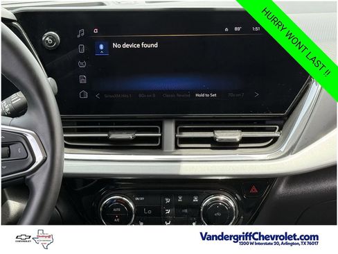 Certified 2025 Chevrolet Trax LT w/ LT Convenience Package FWD image 15