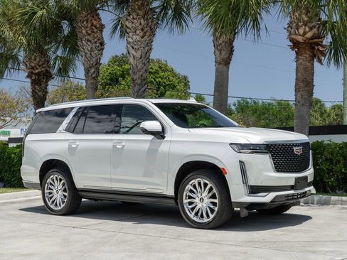 Used 2023 Cadillac Escalade Premium Luxury w/ Performance Package AWD/4WD image 10