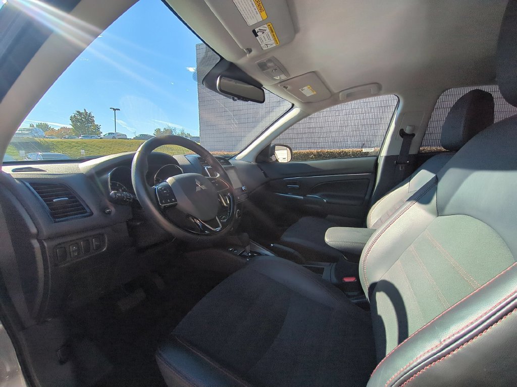 Used 2025 Mitsubishi Outlander Sport SE AWD/4WD image 15
