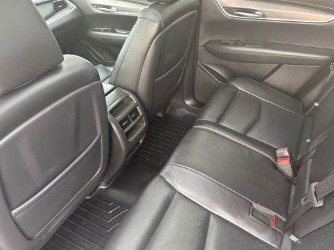 Used 2018 Cadillac XT5 Luxury w/ Driver Awareness Package image 4