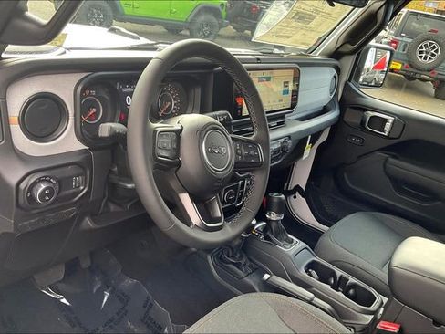 New 2025 Jeep Gladiator Sport image 6
