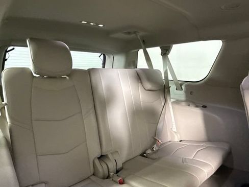 Used 2020 Cadillac Escalade ESV Premium Luxury AWD/4WD image 28