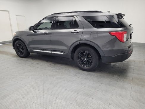Used 2020 Ford Explorer XLT RWD image 3
