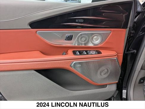Used 2024 Lincoln Nautilus Black Label image 10