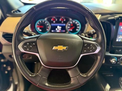 Used 2022 Chevrolet Traverse LT image 24