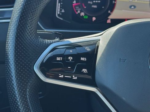 Used 2022 Volkswagen Tiguan SEL R-Line image 21