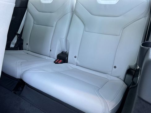 New 2025 Volvo EX90 Plus image 16