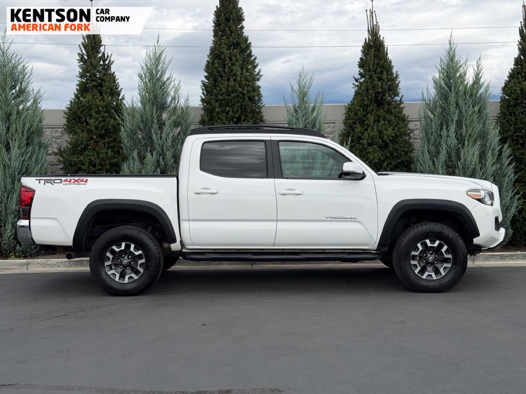 Used 2018 Toyota Tacoma TRD Off-Road AWD/4WD image 7
