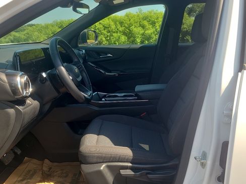 Used 2025 Chevrolet Equinox LT AWD/4WD image 13