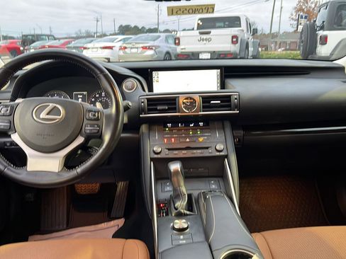Used 2020 Lexus IS 300 AWD w/ Premium Package image 10