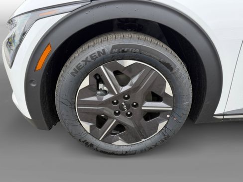 New 2025 Kia EV6 Light image 9