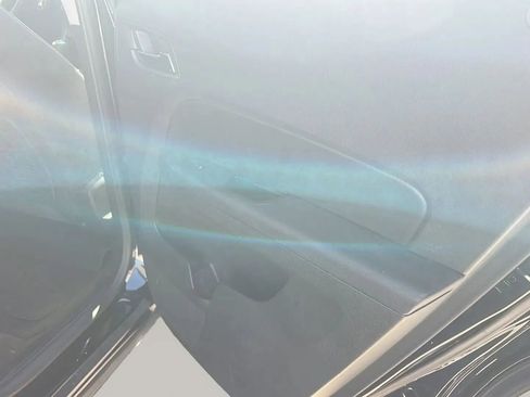 Used 2017 Chevrolet Equinox LT w/ Convenience Package image 19