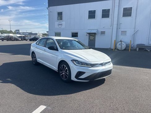 Used 2025 Volkswagen Jetta Sport image 7