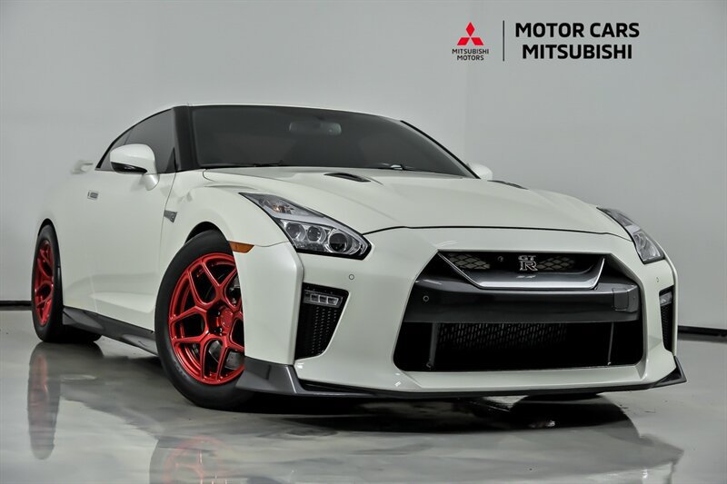 Used 2019 Nissan GT-R Premium AWD/4WD image 1