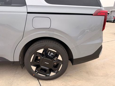 New 2026 Kia Carnival EX image 9