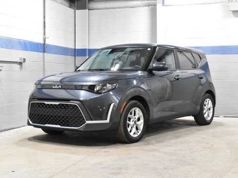 Used 2023 Kia Soul LX w/ LX Technology Package image 4