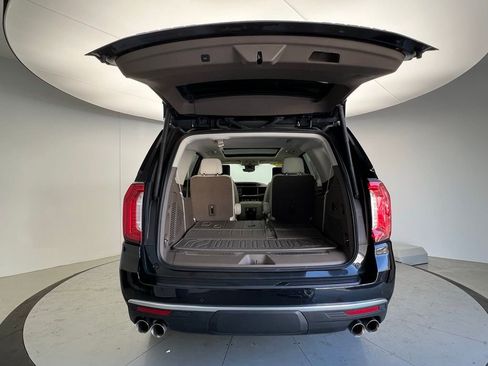 Used 2024 GMC Yukon Denali w/ Advanced Technology Package AWD/4WD image 5