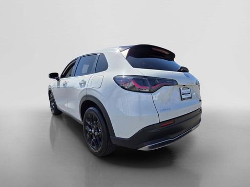 Used 2025 Honda HR-V Sport image 3