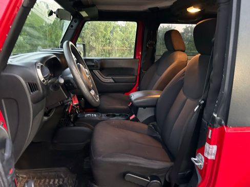 Used 2014 Jeep Wrangler Sport image 14
