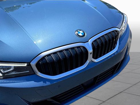 Certified 2025 BMW 330i Sedan RWD image 29