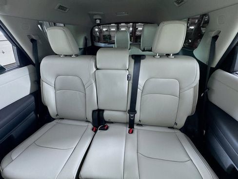 New 2025 Nissan Pathfinder SL w/ Black Appearance Package image 22