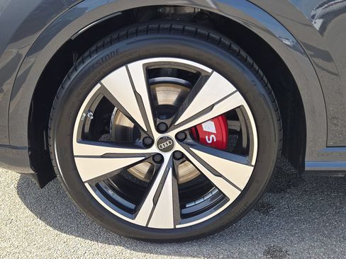 Certified 2025 Audi SQ5 Premium Plus AWD/4WD image 11
