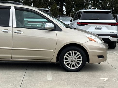Used 2008 Toyota Sienna LE FWD image 31