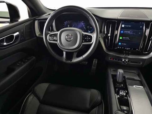 Used 2022 Volvo XC60 B5 R-Design w/ Advanced Package image 18