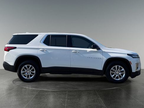 Used 2022 Chevrolet Traverse LS AWD/4WD image 10