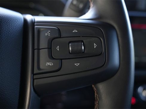 Used 2025 GMC Sierra 2500 AT4 w/ AT4 Premium Plus Package image 14