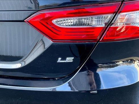 Used 2018 Toyota Camry LE image 22