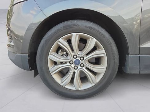 Used 2019 Ford Edge Titanium AWD/4WD image 9