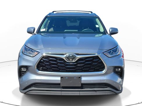 Certified 2020 Toyota Highlander Limited AWD/4WD image 2