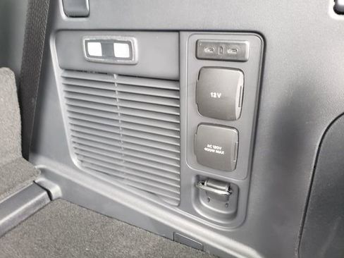 New 2025 Ford Expedition Active image 13