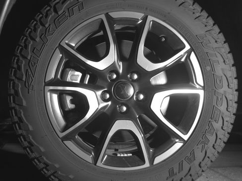 Used 2025 Jeep Compass Trailhawk AWD/4WD image 12