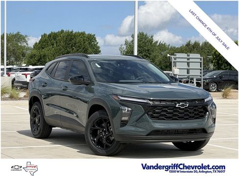 Used 2026 Chevrolet Trax LT w/ Driver Confidence Package FWD image 2