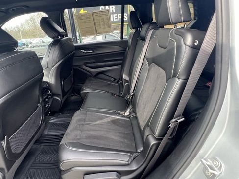 Used 2024 Jeep Grand Cherokee L Altitude image 22