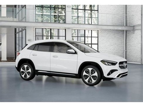 New 2025 Mercedes-Benz GLA 250 4MATIC image 13