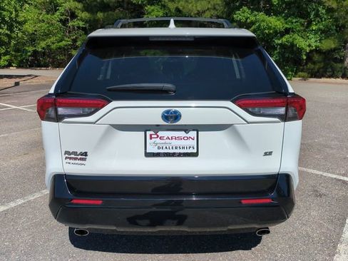 Used 2021 Toyota RAV4 SE w/ Weather & Moonroof Package AWD/4WD image 5
