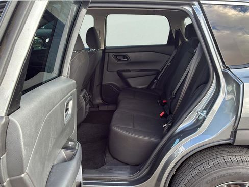Used 2025 Nissan Rogue S image 30