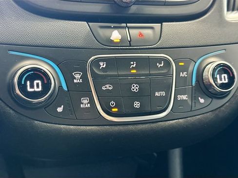 Used 2021 Chevrolet Malibu LT FWD image 16