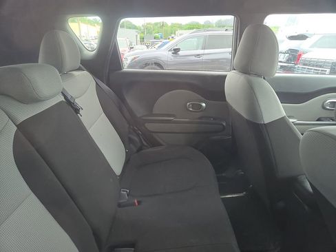 Used 2017 Kia Soul FWD image 10