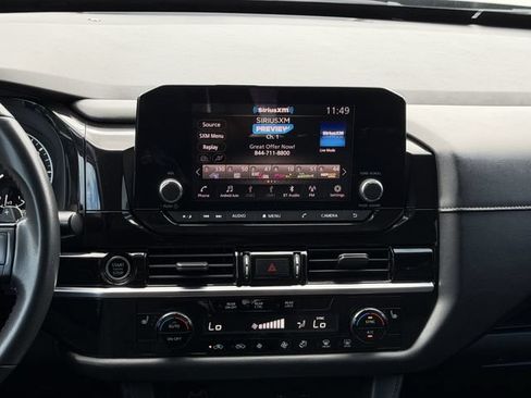 Used 2022 Nissan Pathfinder SV AWD/4WD image 14